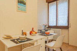 House | 2 bedrooms - Simar Apartments Nearby Como S G Train Station (Como)