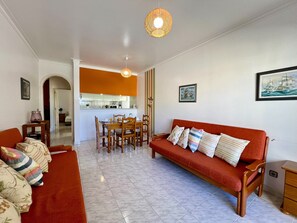 Living room - Albufeira Concept 2 With Pool by Homing (Albufeira)