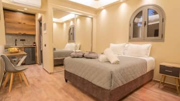 Estudio Confort, patio, vistas al jardín | Sistema de insonorización, tabla de planchar con plancha, wifi gratis