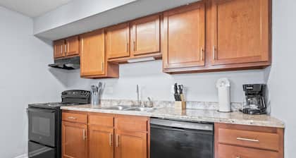 Beautiful and Cozy Apartment in Springfield- 2 Bedroom
