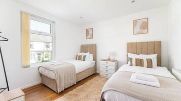 3 bedrooms, iron/ironing board, Internet, bed sheets