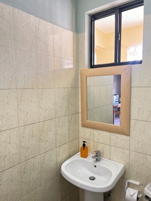 Economy Room, Partial Sea View | Bathroom