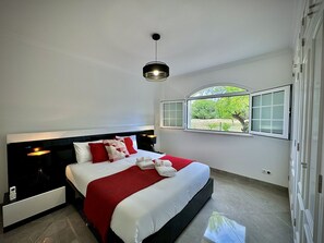 3 bedrooms, bed sheets - Quarteira Premium Villa by Homing (Loulé)