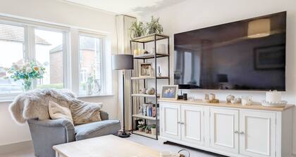 Charles Street - Petersfield - a town house that sleeps 4 guests in 2 bedrooms
