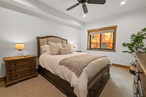 4 quartos, escrivaninha, Wi-Fi de cortesia, roupa de cama