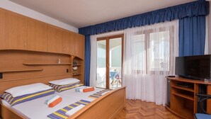 1 habitación, tabla de planchar con plancha, wifi y ropa de cama 