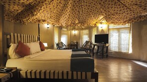 Tente luxueuse | Coffre-fort, lit d’appoint (supplément), accès au Wi-Fi (inclus)