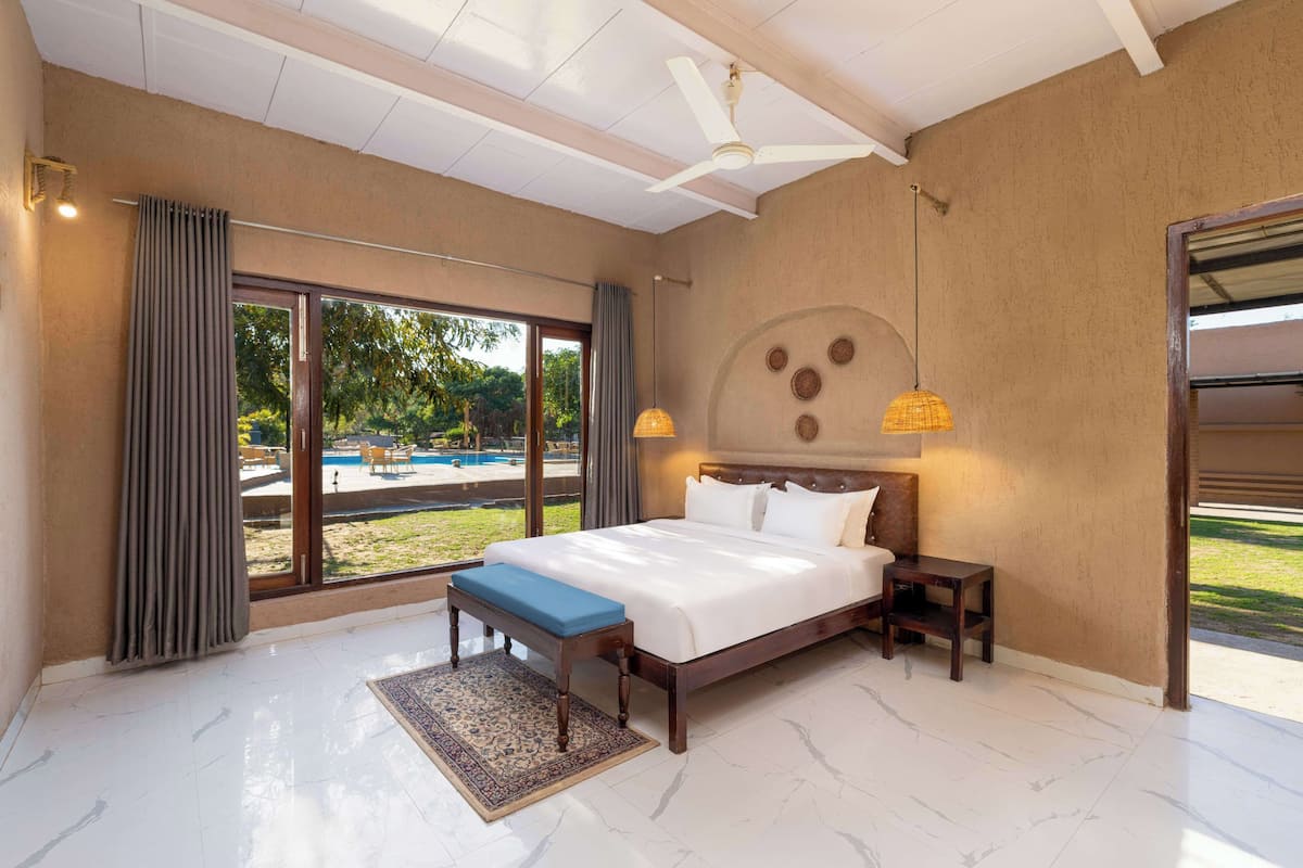 Deluxe Room | In-room safe, rollaway beds, free WiFi, bed sheets