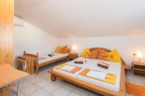 1 bedroom, iron/ironing board, WiFi, bed sheets - One-Bedroom Holiday Apartment Papica in Orebić (Orebic)