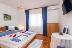 1 bedroom, WiFi, bed sheets