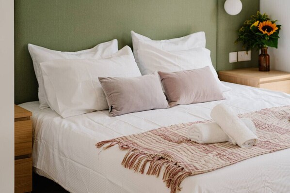 1 bedroom, desk, iron/ironing board, WiFi