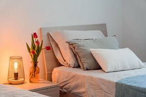 2 Schlafzimmer, Schreibtisch, BĂŒgeleisen/BĂŒgelbrett, WLAN