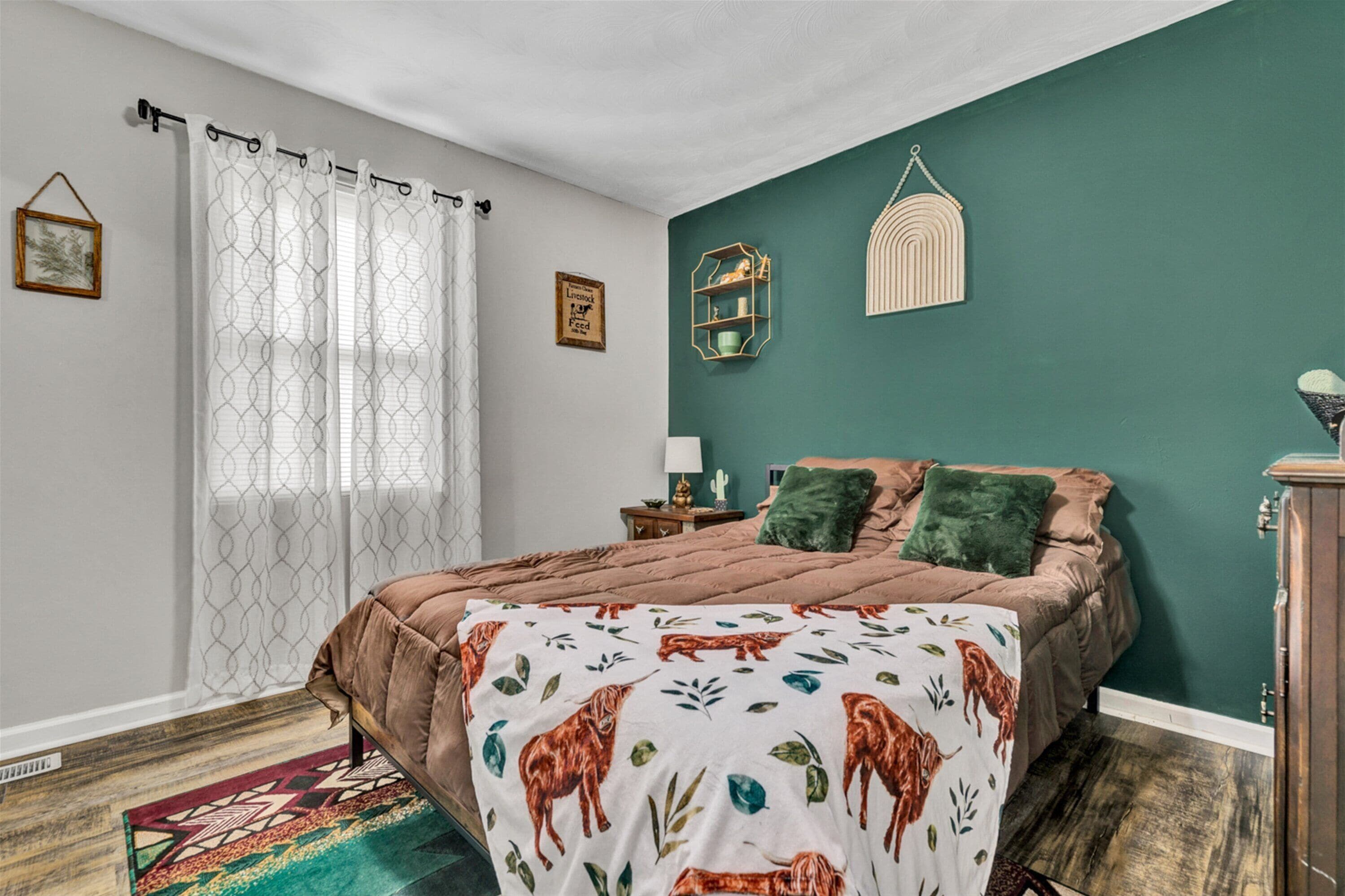 2 bedrooms, travel crib, WiFi, bed sheets