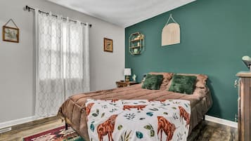 2 bedrooms, travel crib, WiFi, bed sheets