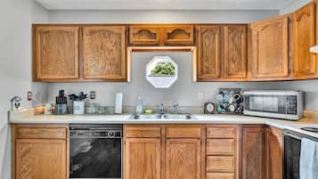 Fridge, microwave, oven, dishwasher