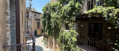 Apartment | Property grounds