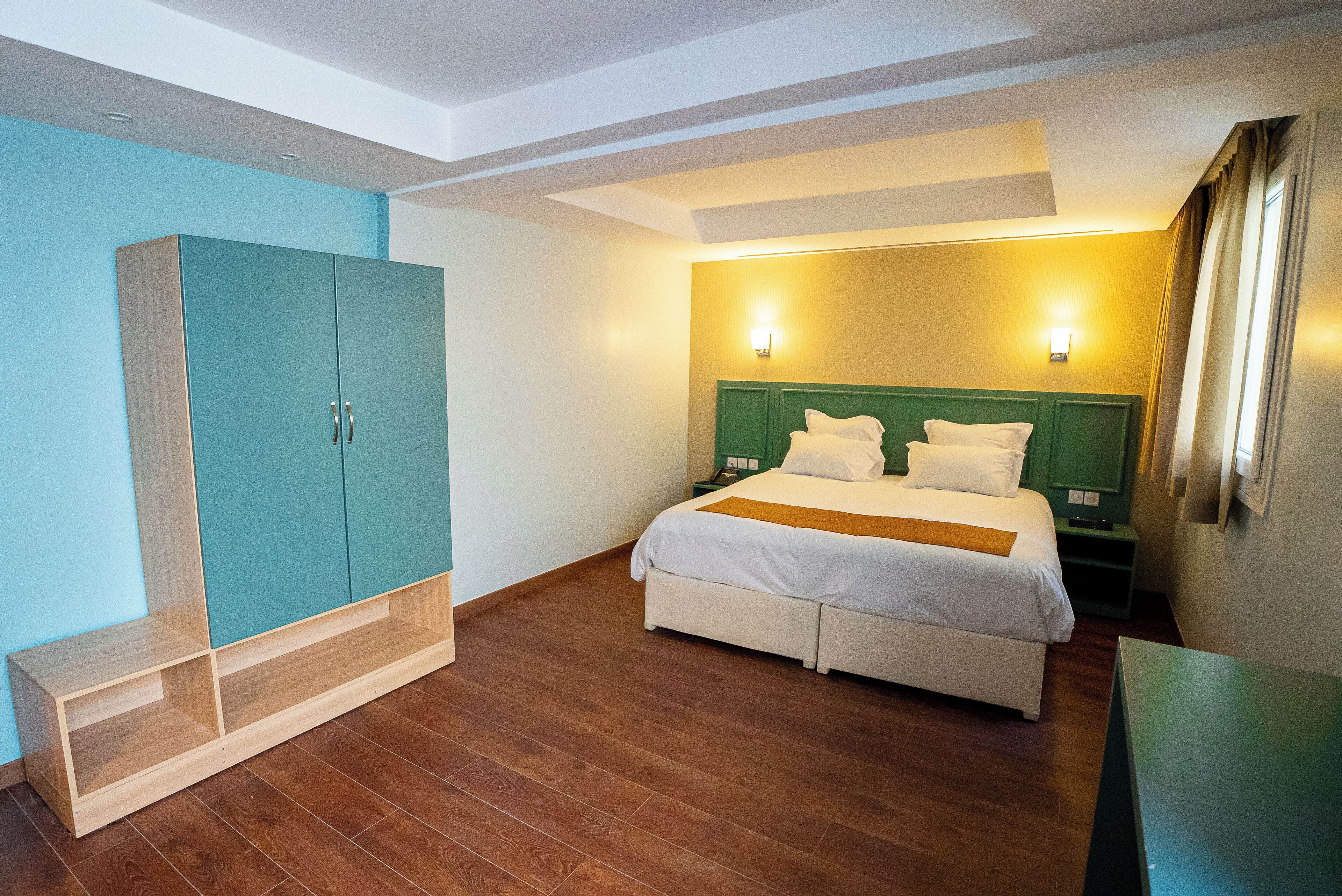 Cunas gratuitas, wifi gratis y ropa de cama 