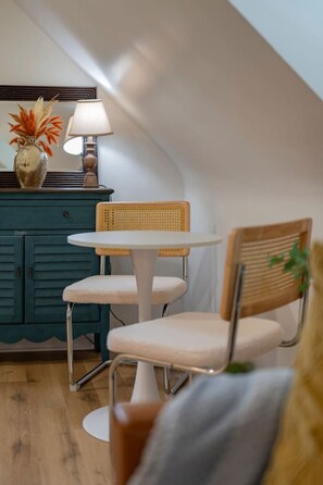 Dining - *Whole House* | 4-BR Home | 2 Kitchens + Free WiFi (Lynchburg)