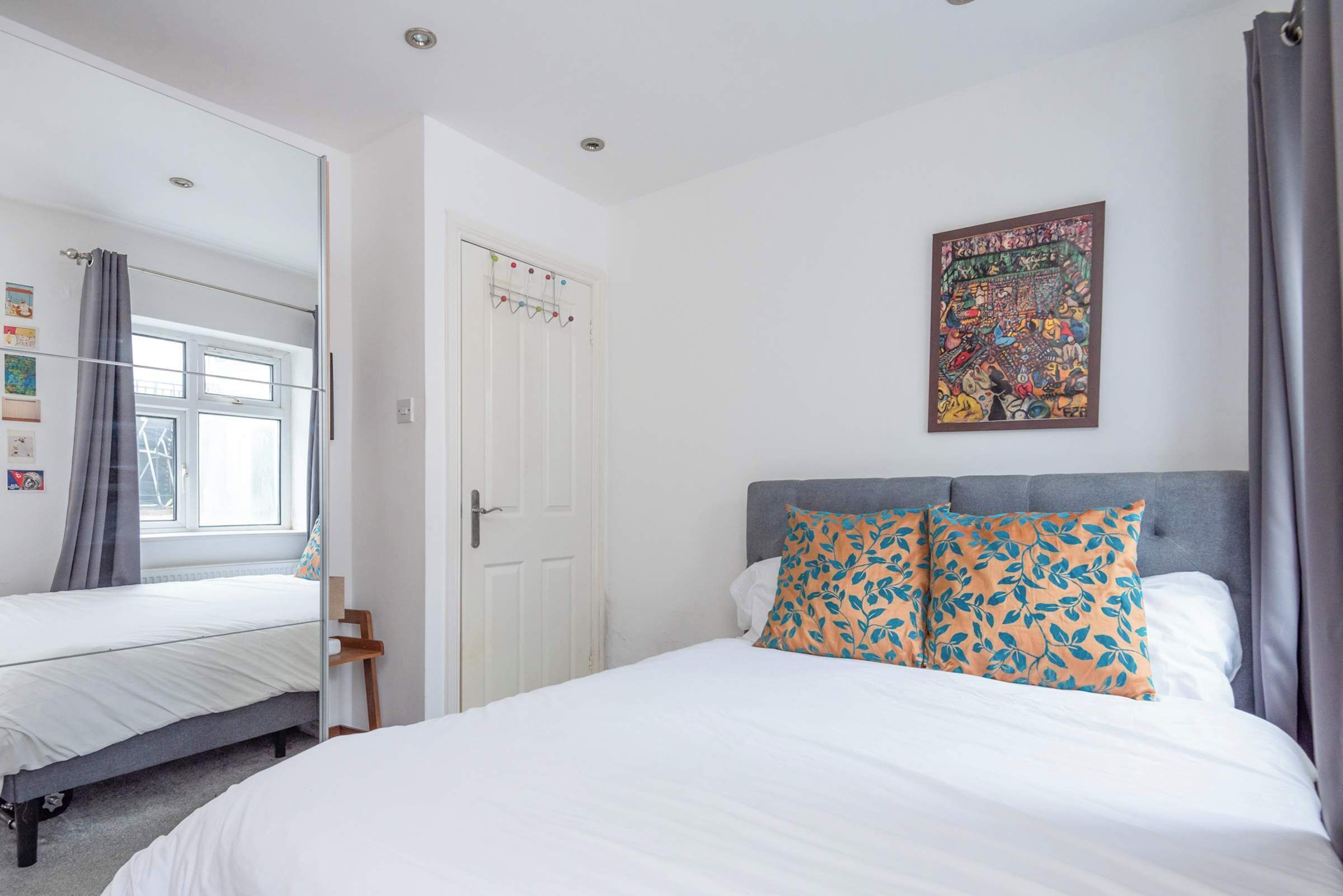 2 bedrooms, iron/ironing board, Internet, bed sheets