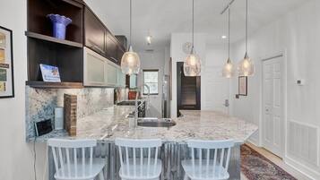 Condo, Multiple Beds (Links Clubhouse 15) | Private kitchen