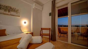 3 bedrooms, iron/ironing board, travel crib, free WiFi