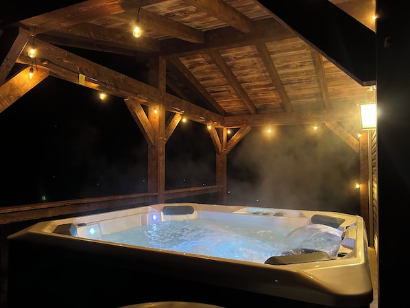 Bain à remous extérieur