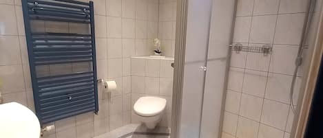 Bruser, håndklæder, Sæbe, Toiletpapir