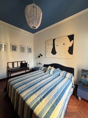 1 bedroom, WiFi, bed sheets - Artemare guesthouse right in front of the promenade and the beach (Viareggio)