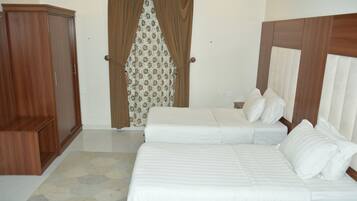 Basic Apartment | 2 bedrooms, blackout drapes, iron/ironing board, free WiFi