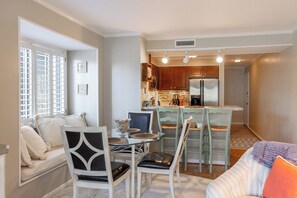Interior - Island Beach Racquet Club 105H, Soundside Condo in Atlantic Beach, NC! (Atlantic Beach)