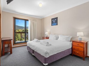 3 bedrooms, WiFi, bed sheets