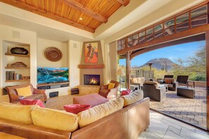 TV, fireplace, books - Desert Luxury @ The Rocks Residence Club | Private Plunge Pool, Spa, Troon Golf (Scottsdale)