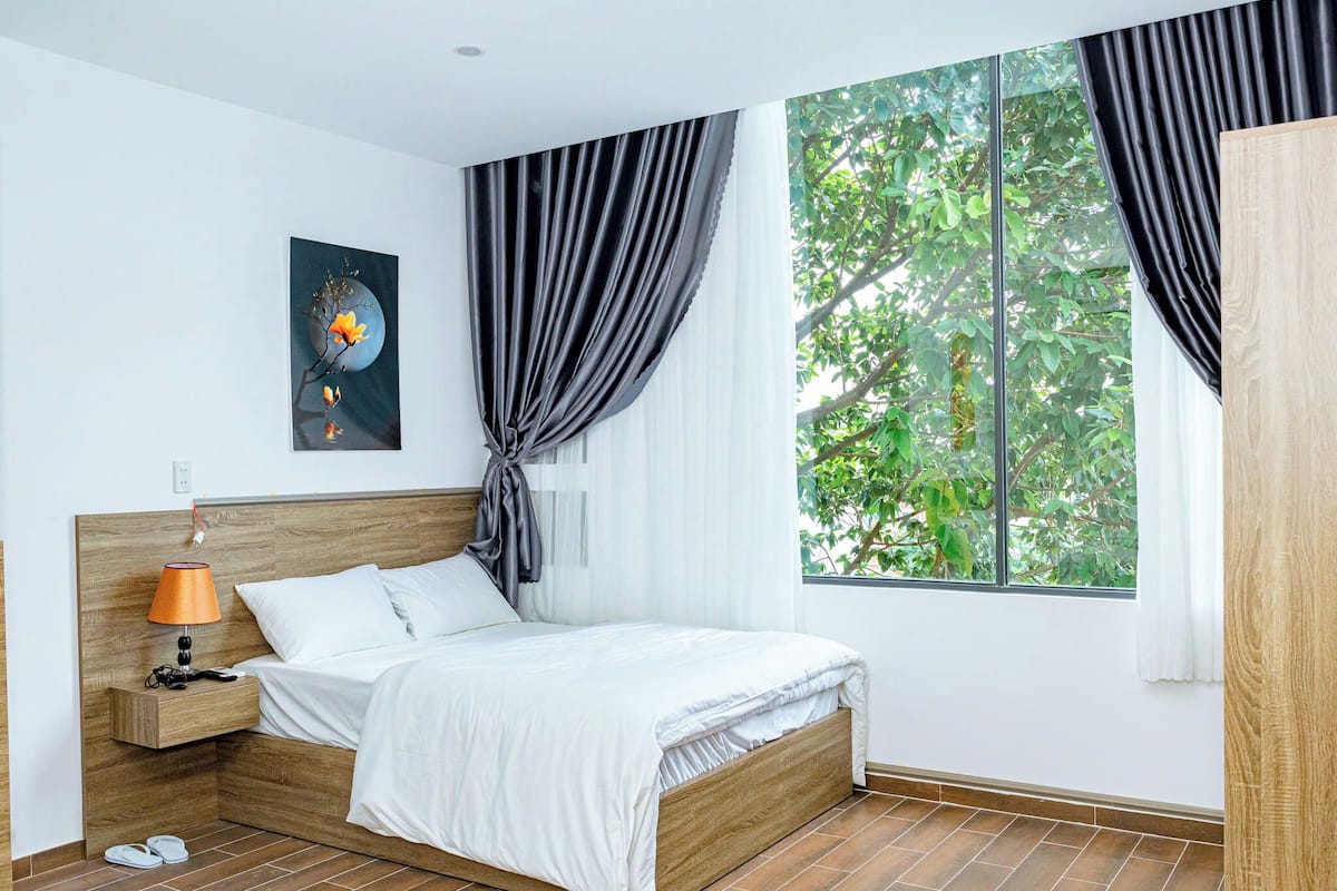 Deluxe Double Room | Peralatan tempat tidur premium, gebar bulu kapas, katil Select Comfort