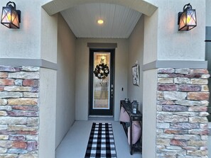 Interior - LARGE <new> Luxury Home in Palm Coast: 3 bathrooms + 86" TV + Office (Palm Coast)