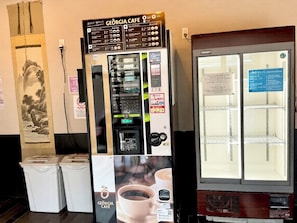 Coffee and/or coffee maker - Yoroi Asakusa Hotel (Tokyo)