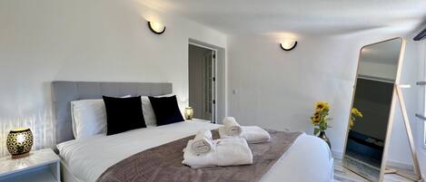 2 bedrooms, bed sheets