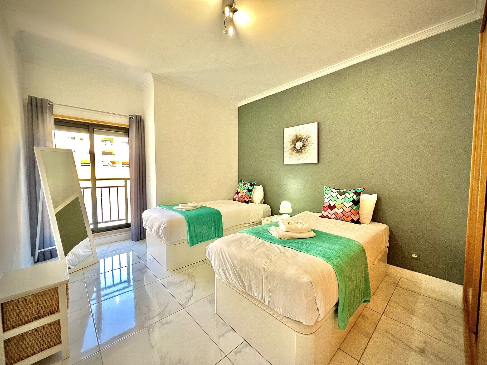 2 bedrooms, bed sheets