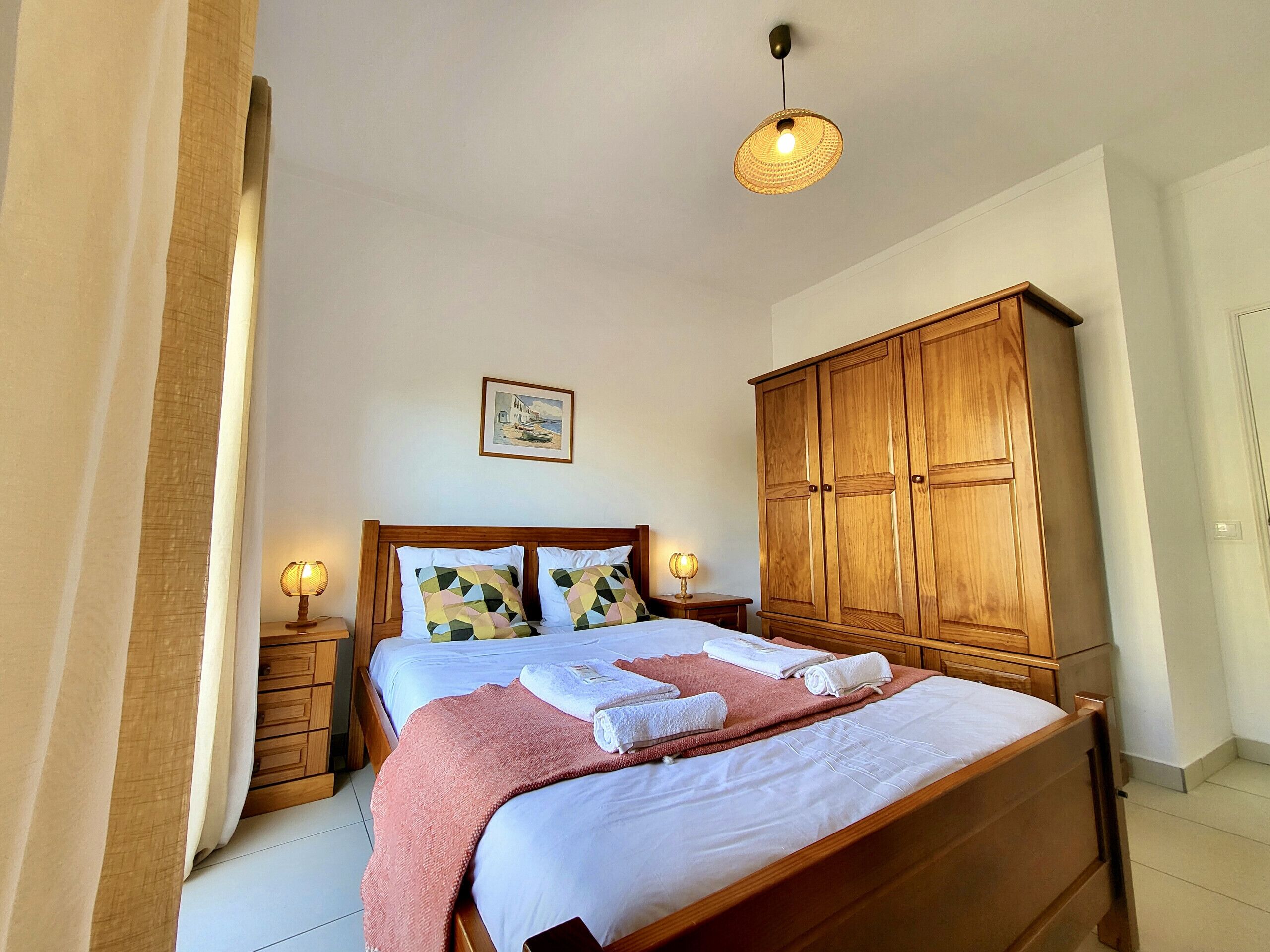 1 sovrum och sängkläder