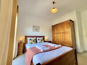 1 habitación y ropa de cama 