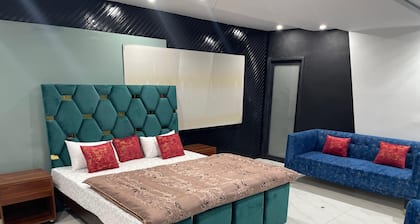 HOTEL HOLIDAY INN GUJRAT stay with provide 100 privacy and safety