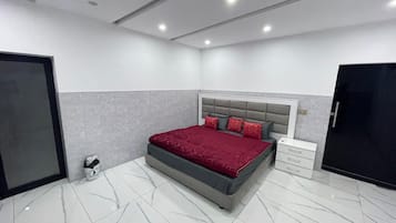 9 室のベッドルーム、アイロン / アイロン台、WiFi、ベッドシーツ