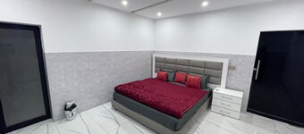 HOTEL HOLIDAY INN GUJRAT stay with provide 100 privacy and safety