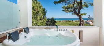 Coco Palm Deluxe 3-Bedroom Suite by Astarte Villas