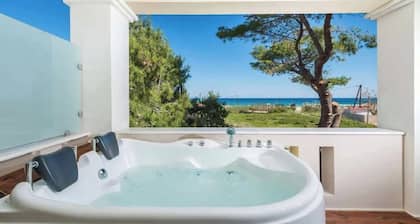 Coco Palm Deluxe 3-Bedroom Suite by Astarte Villas