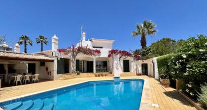 Alvor Traditional Villa by Homing