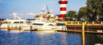 Sea Pines - Chic 2 BDR for 6, with Shared Pool, Near Harbortown!