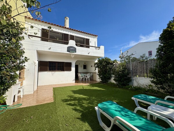 Outdoor dining - Faro Terrace Villa by Homing (Faro)