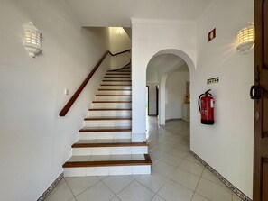 Interior - Faro Terrace Villa by Homing (Faro)