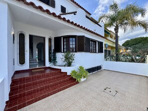 Exterior detail - Faro Terrace Villa by Homing (Faro)