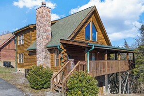 Exterior - Spacious Cabin Stay for 9 w/Hot Tub, Close to Town (Sevierville)